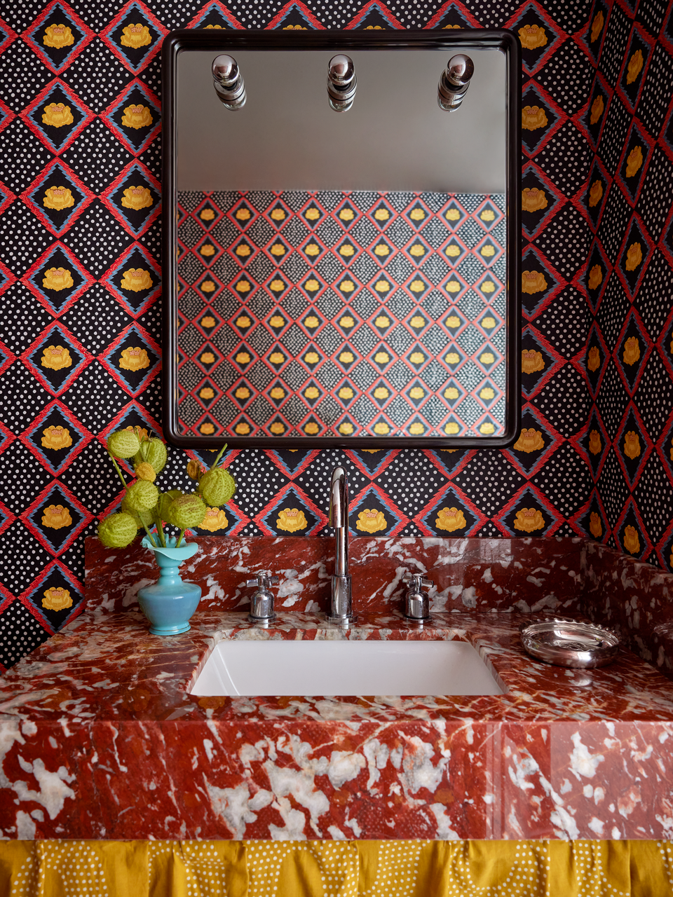 Peony Wallpaper | Onyx